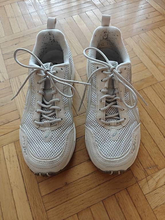 Asics Scarpe da donna: Asics 1090 v2, Grösse 40.5 – Usato da Samedan venduto da t_p_8nvs