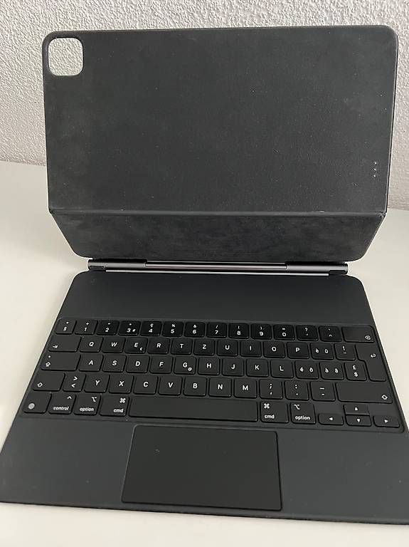 Tablet PC: iPad Pro 12.9'' + Magic Keyboard – Neu (gemäss Beschreibung) aus Hausen AG von hevinisbert 7