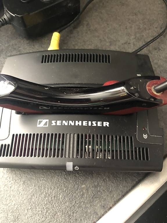 Casques audio: Lot de 2 casques sans fil Sennheiser – D'occasion à La Chaux-de-Fonds par reg_yw68 1