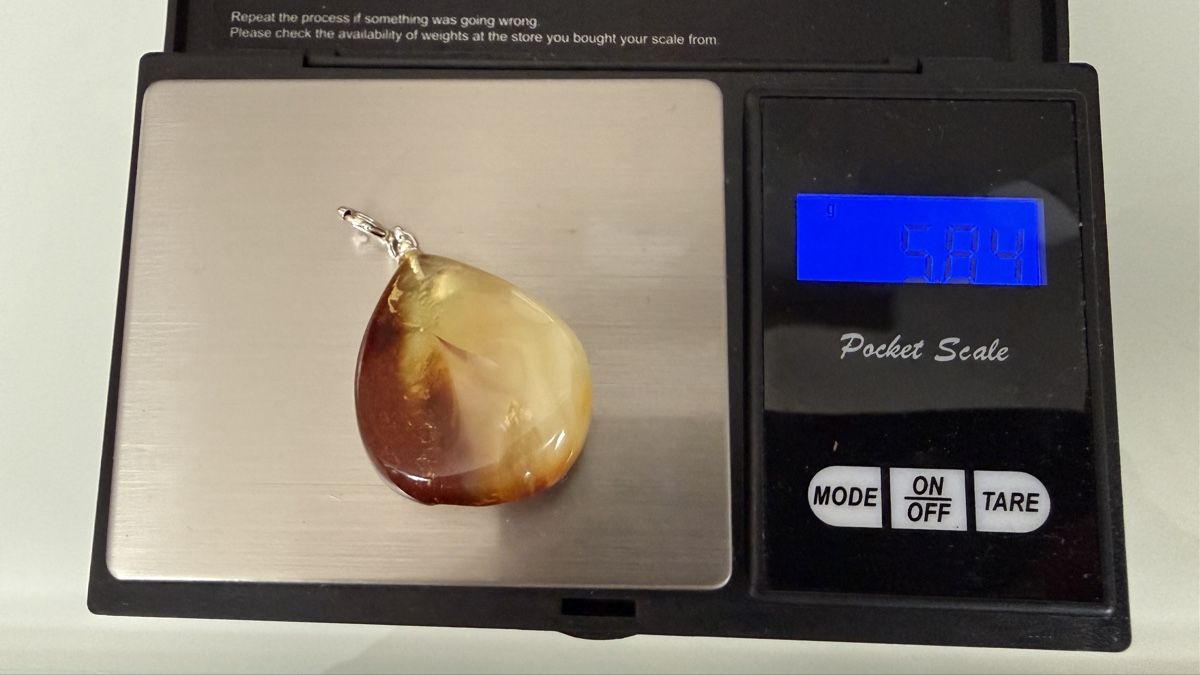 Anhänger: Mystischer Bernsteinanhänger, knapp 6 g – Neu und originalverpackt aus Ebikon von elischka 3