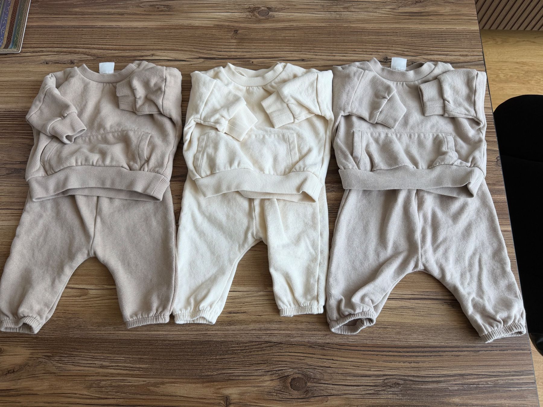 Next Lotti di vestiti: Next Baby Tracksuits (3 Pack) – Usato da Horgen venduto da pam_l6cc