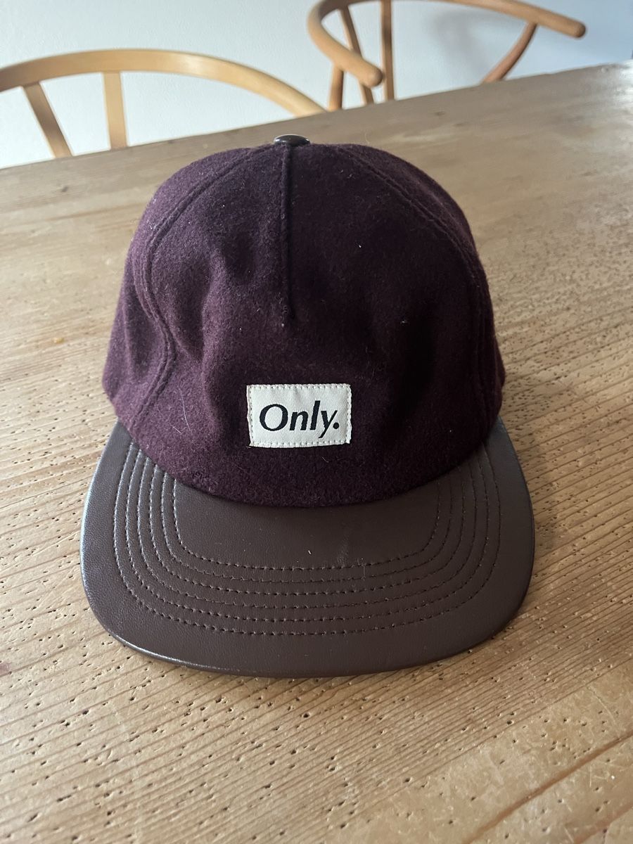 Copricapi, berretti & cappellini: ONLY. - 5 Panel Cap – Usato da Unterseen venduto da BiancaNBozo