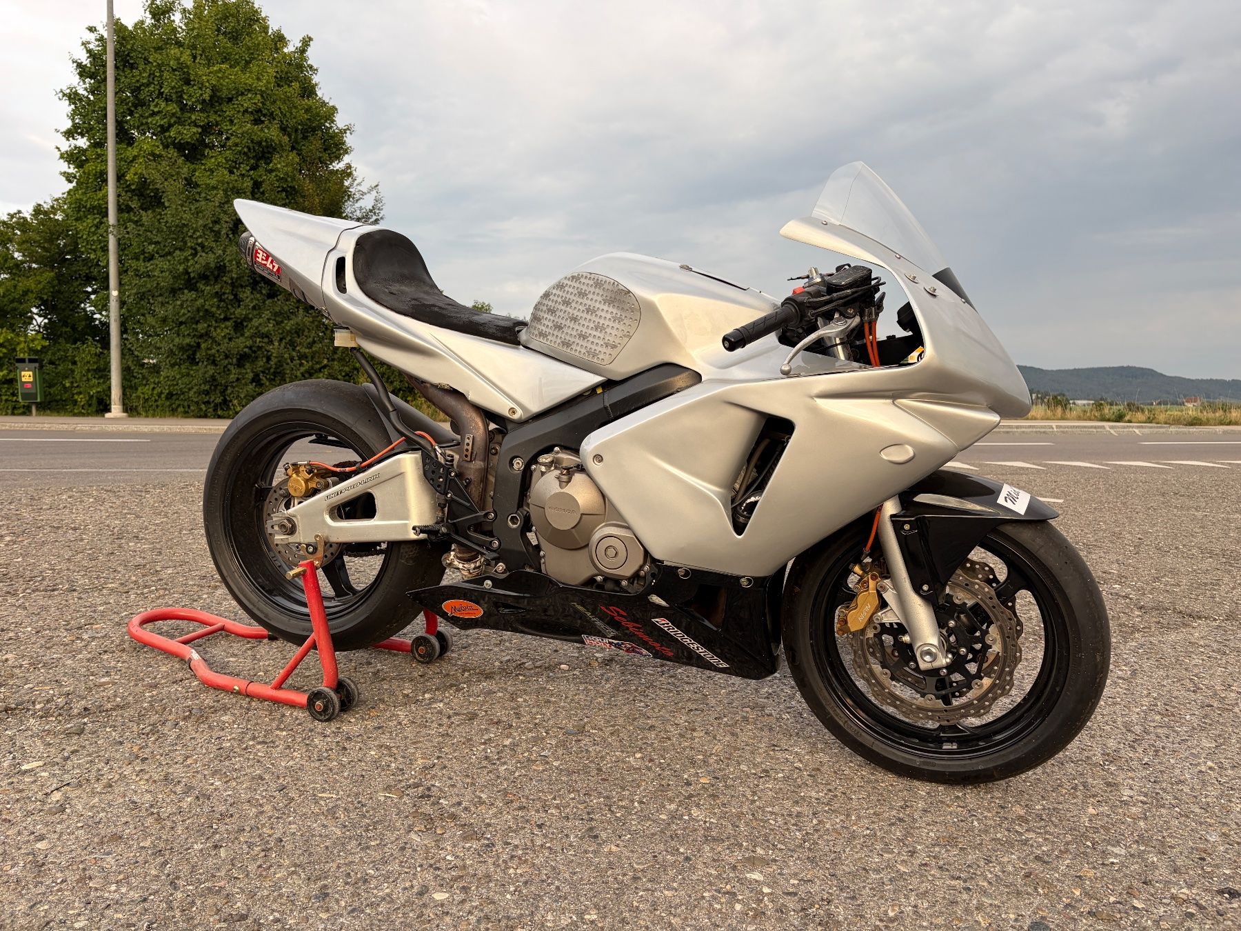 Honda Strada: Honda CBR 600 pc37 – Usato da Neuhausen venduto da Jeff. 1