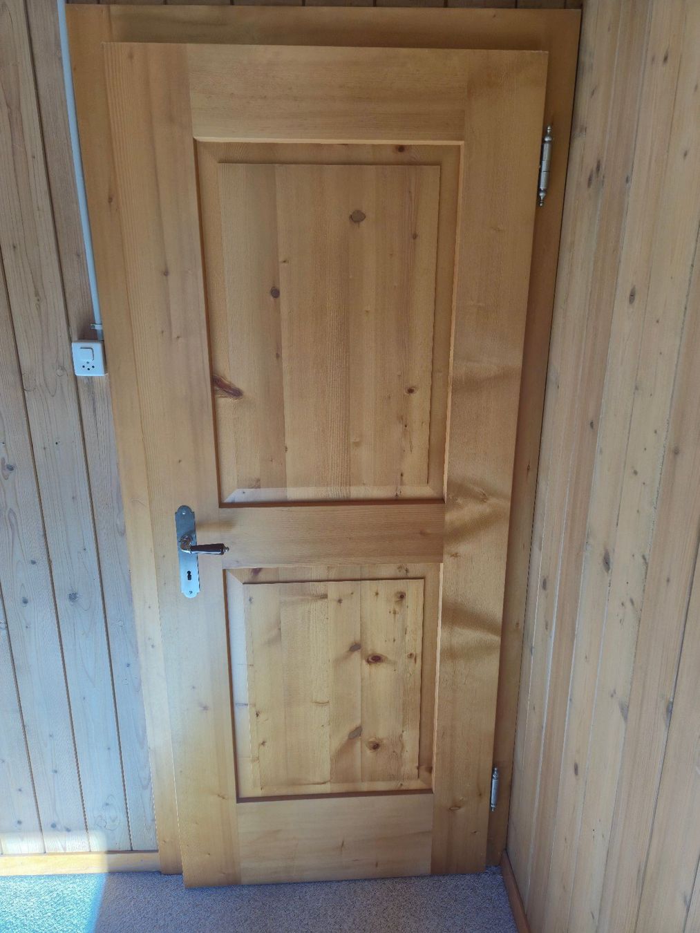 Porte: Holztüre mit Vintage Klinke – Usato da Bassersdorf venduto da Ubrunu