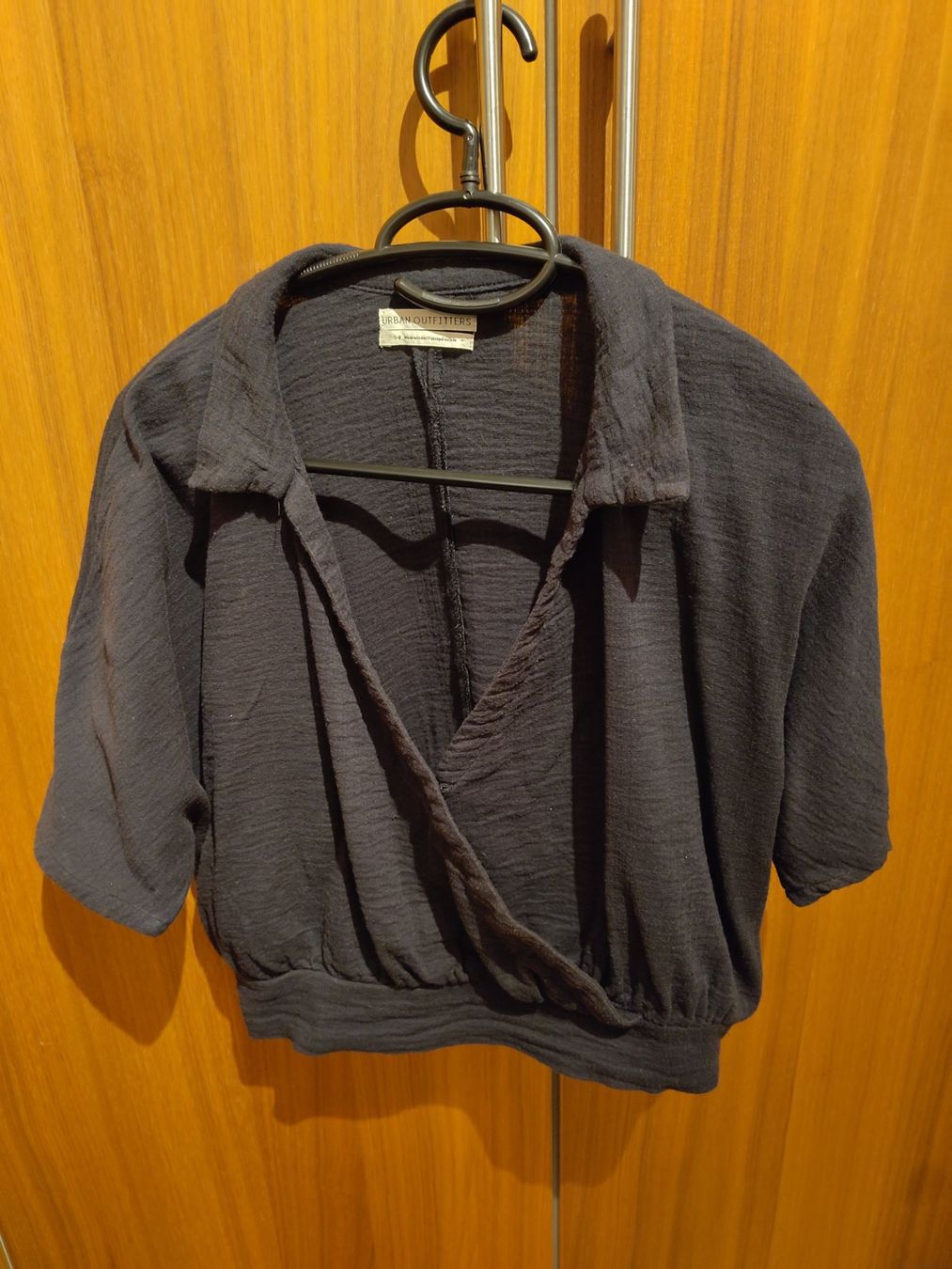 Urban Outfitters T-shirt: T-Shirt – Usato da Bern venduto da Linii