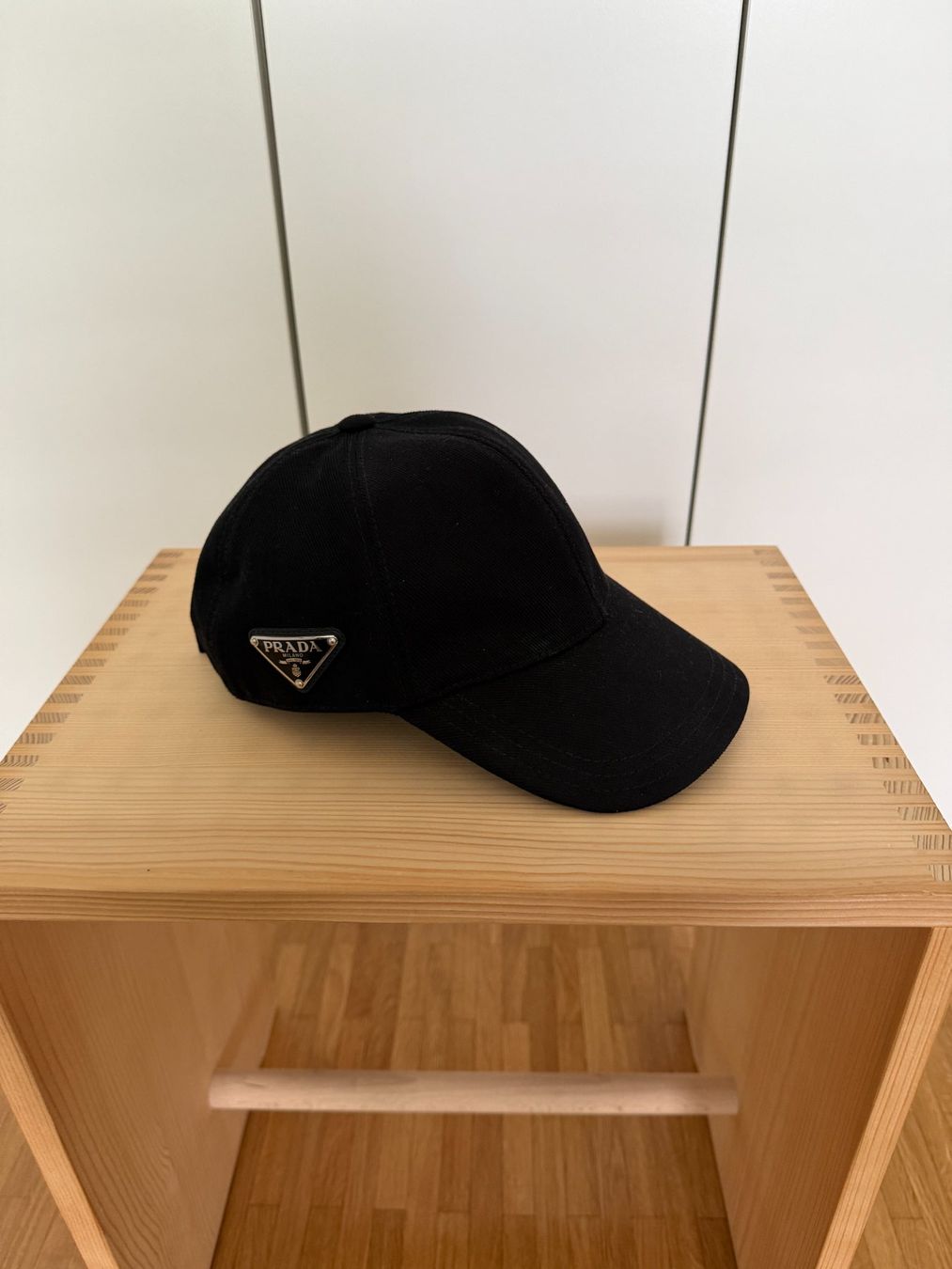 Prada Hüte, Mützen & Caps: Prada Cap Schwarz – Gebraucht aus Cham von nafsimeone