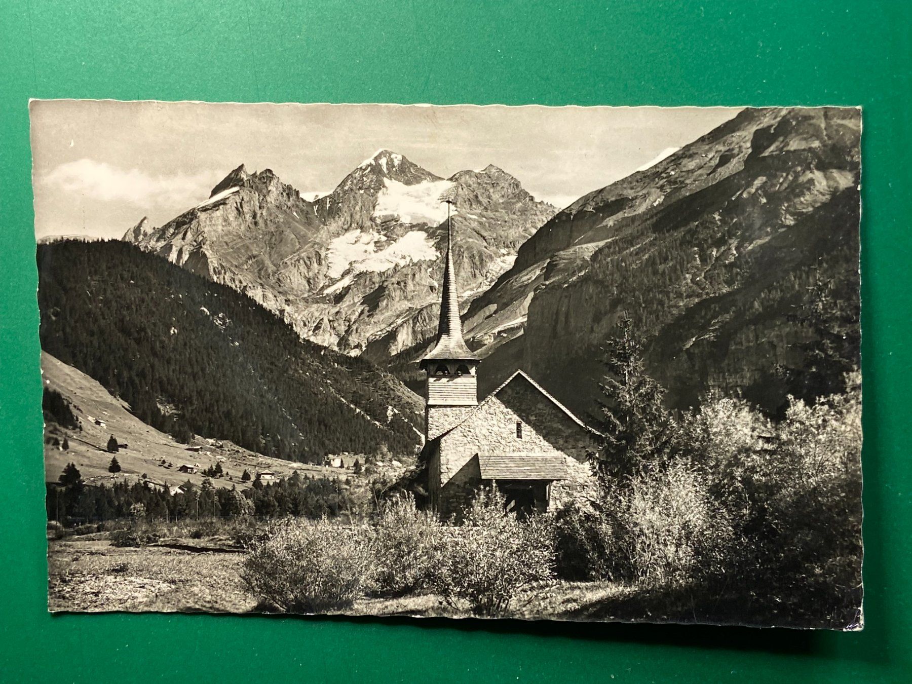 Ansichtskarten: Kandersteg - Kath. Kirche und Blüemlisalp – Gebraucht aus Steg VS von danwer74