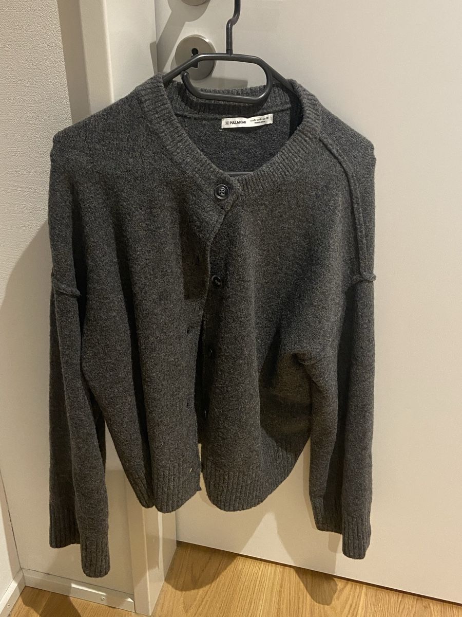 Pull&Bear Giacche: Strickjacke Pull&Bear dunkelgrau Grösse S – Nuovo (secondo la descrizione) da Dielsdorf venduto da lor_j5qt