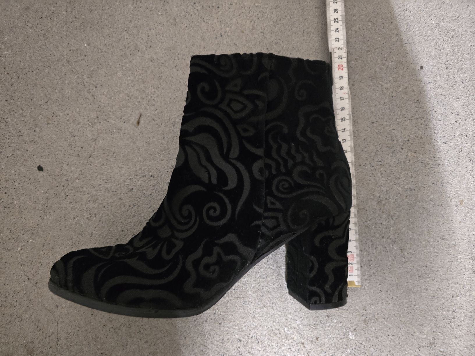 Damenschuhe: Schwarze Stiefeletten Gr. 38 mit Muster Blockabsatz – Gebraucht aus Laufenburg von may_r2st 1
