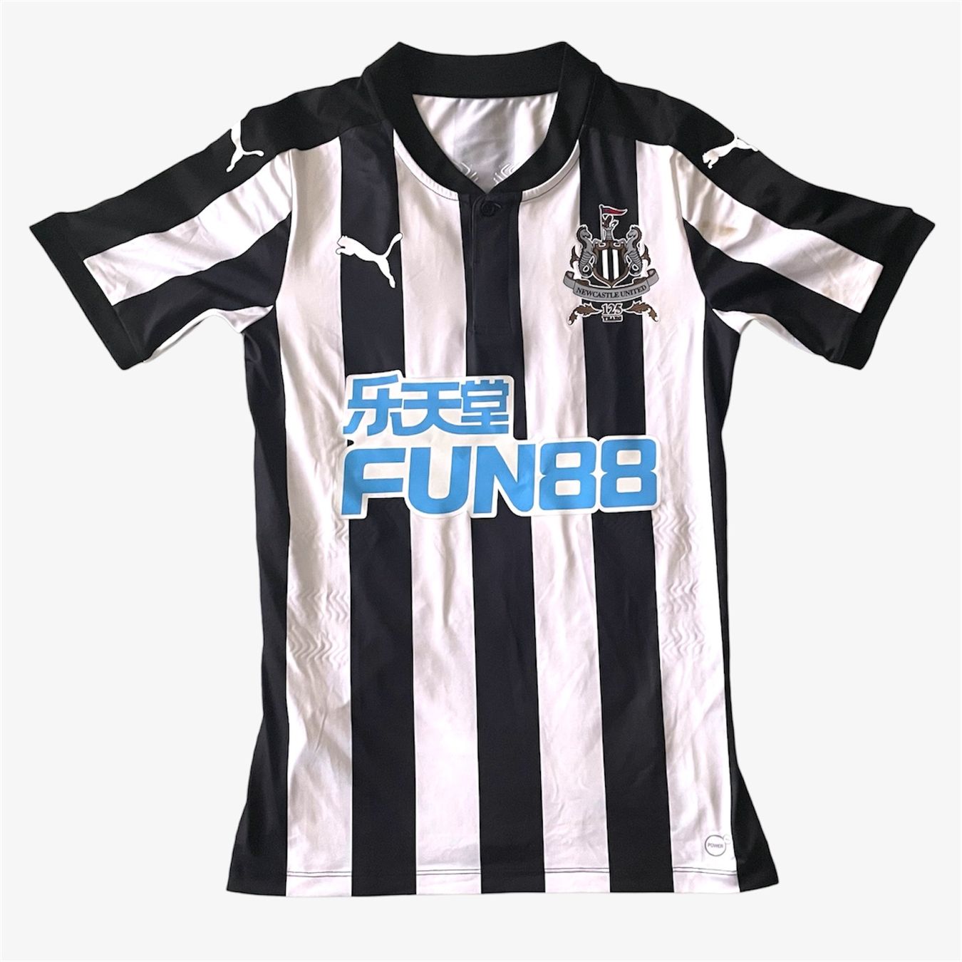 Puma Canottiere & Pantaloni: 2017-18 | Newcastle United (S) – Usato da Savièse venduto da TempsAdditionel