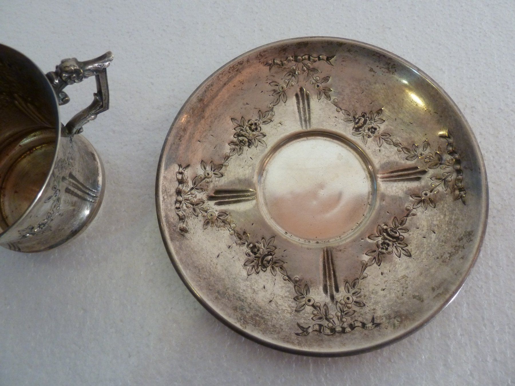 Tassen: Antike Tasse, versilbert – Gebraucht aus Bure von 1319 3
