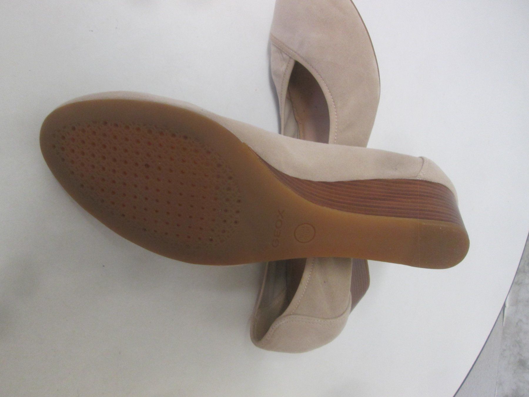Geox Scarpe da donna: Geox-Schuhe aus Wildleder, Größe 40 – Usato da Sementina venduto da babucia 3