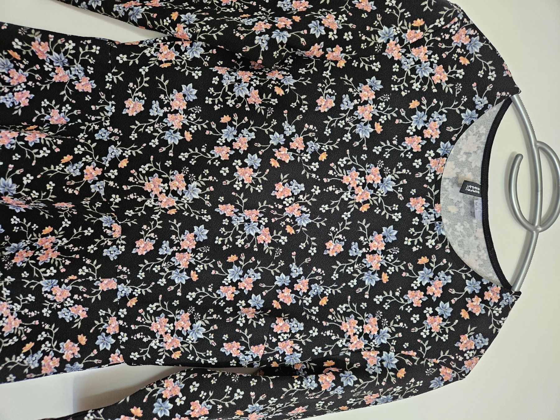 Kleider: Robe taille 40 – Gebraucht aus Vétroz von sas_yln5 1