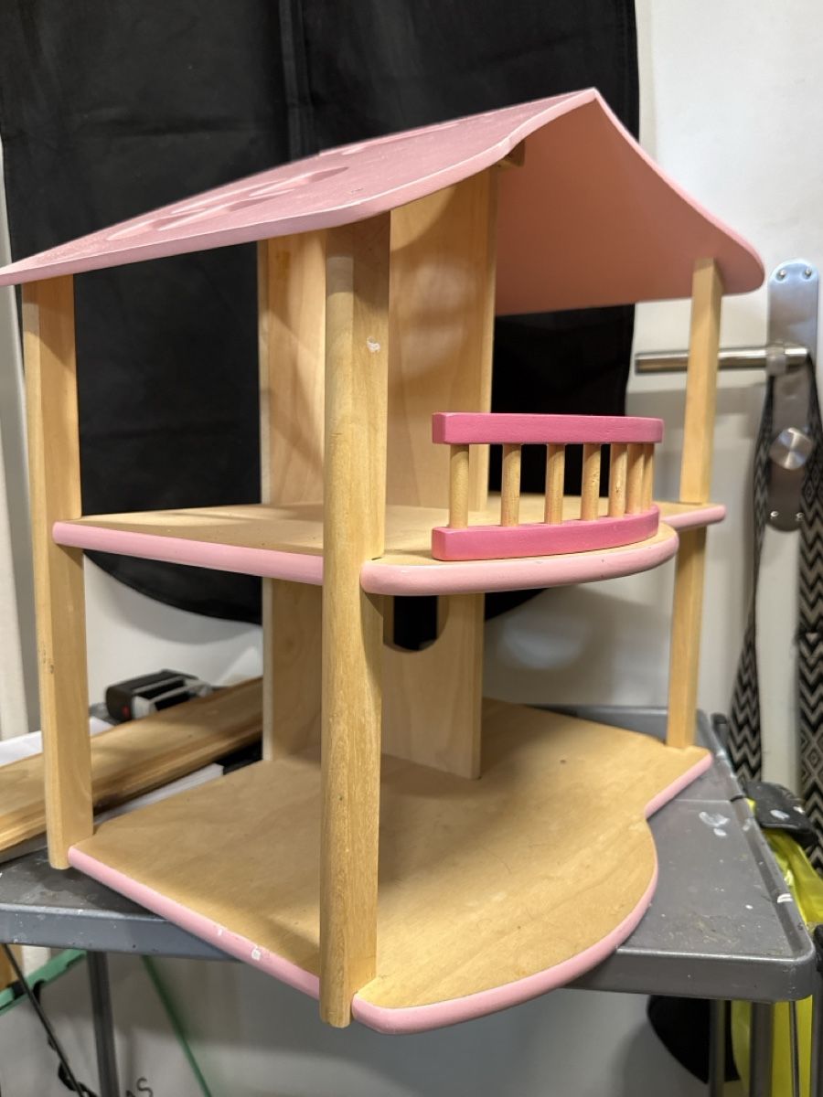 Case e mobili per bambole: Puppenhaus  Holz  mit Balkon gebraucht – Usato da Amriswil venduto da used2use 3