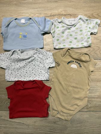 5x kurzärmelige Body für Jungen Größe 74/80 🦊