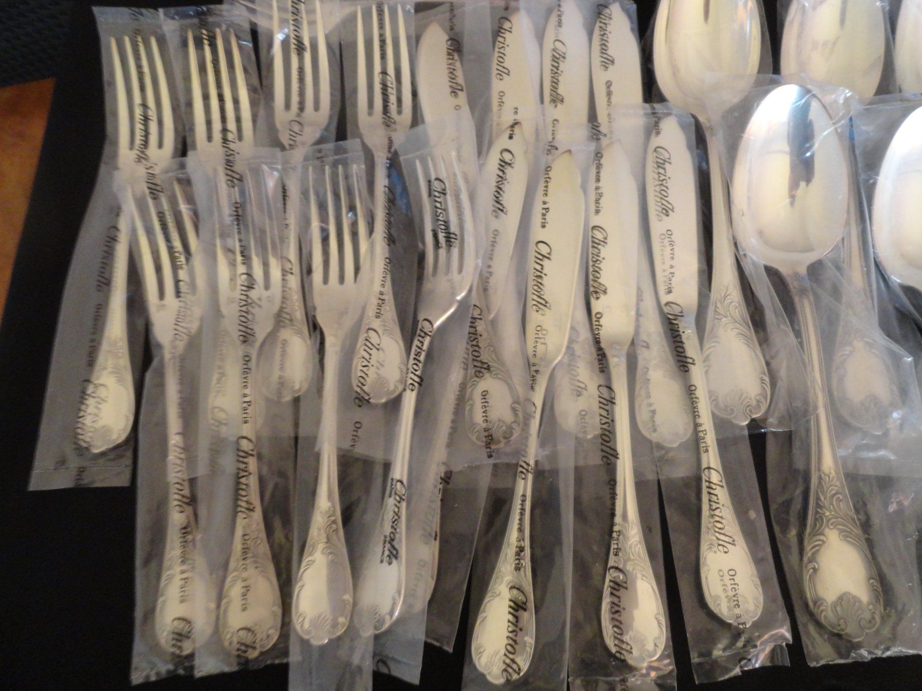 Christofle Bestecksets: - 64 COUVERTS DIVERS CHRISTOFLE ORIGINAL MARLY NEUF – Neu und originalverpackt aus Morges von argento.oro.65 4