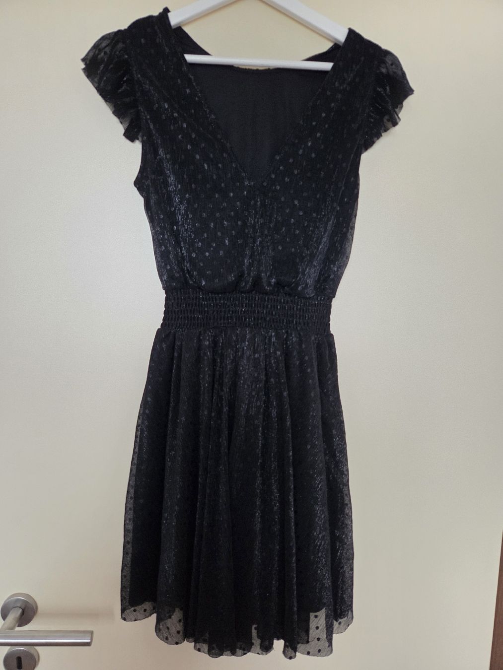 Robes: Robe courte noire taille S – D'occasion à Delémont par HappyGirl