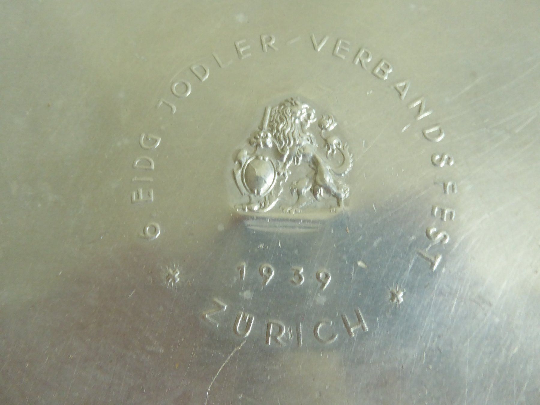 Broschen & Nadeln: 1939 Eidg. Jodler - Verbandsfesest – Gebraucht aus Zürich von Chaeffeler 2