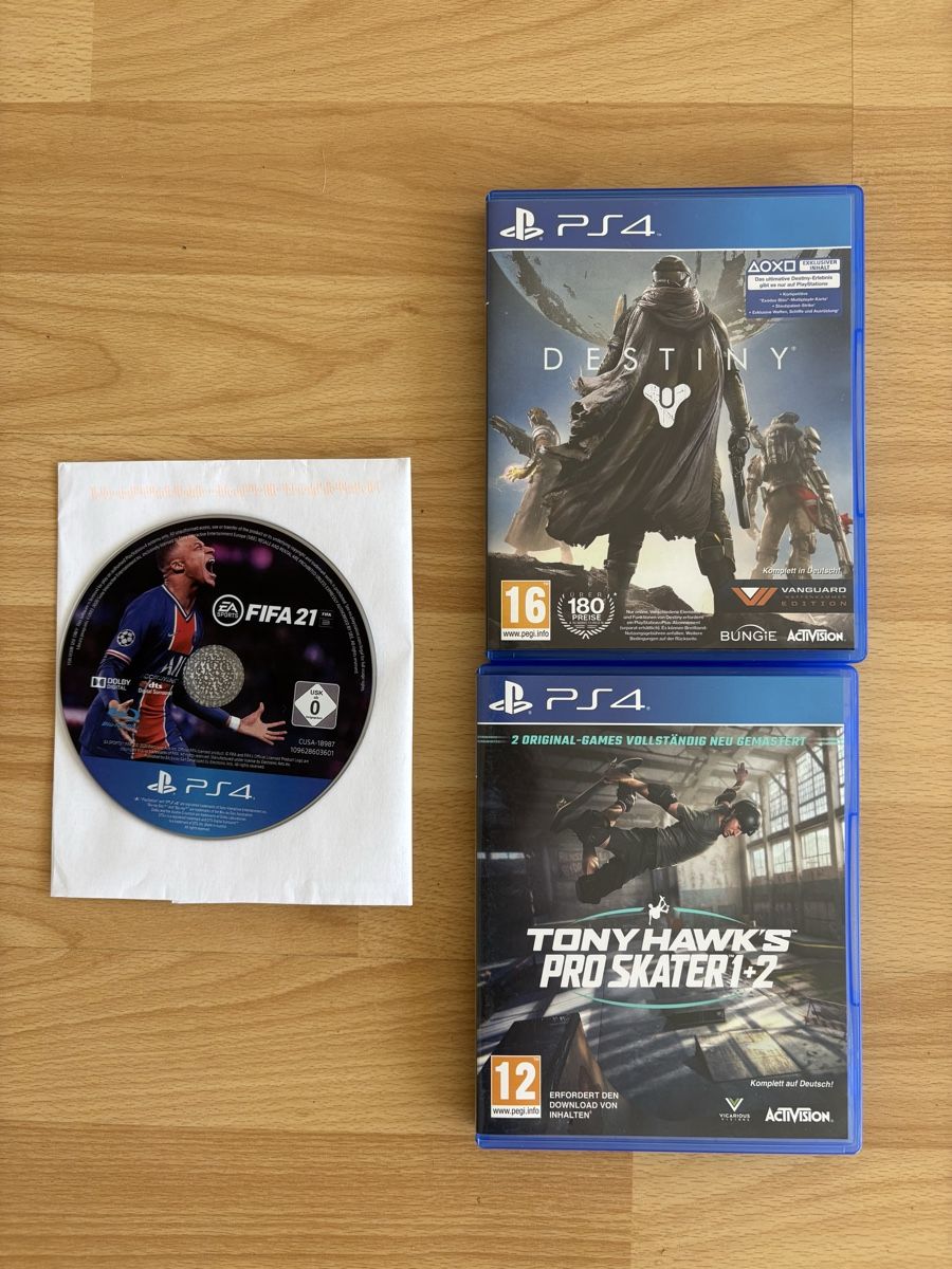 Sony Konsolen: PS4 - Systemsoftware-Version 9.03 - 500 GB - 2 Controllers  – Gebraucht aus Burgdorf von iur_6898 5