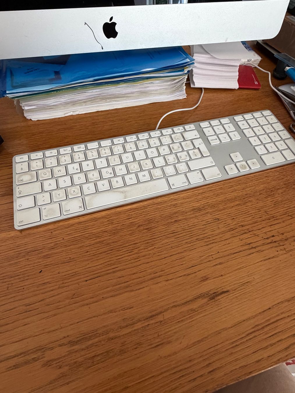 Apple PC: iBook 27 pouces 2010 avec clavier – Usato da Roche VD venduto da luc_jwm5 1