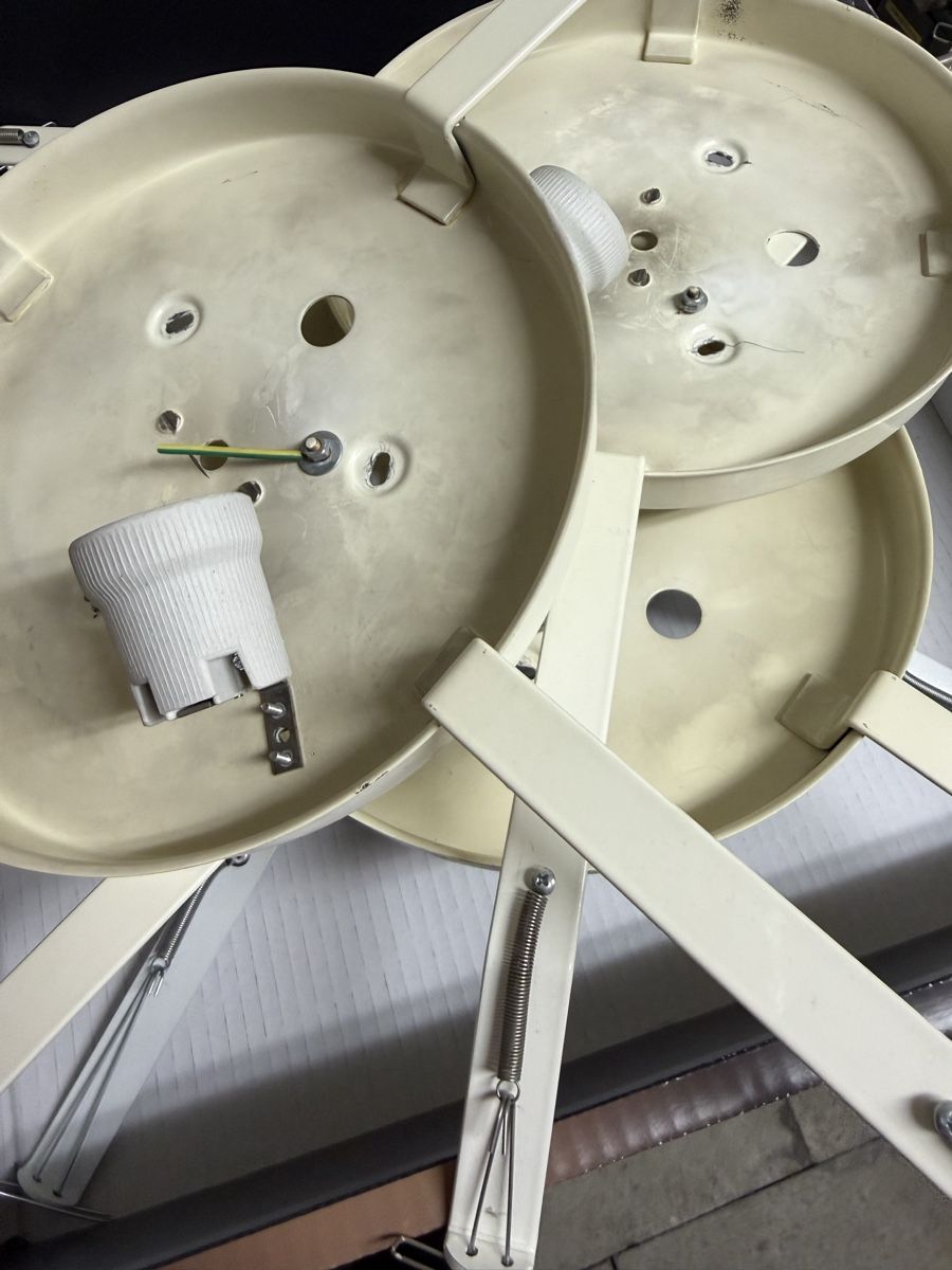 Lampadari & plafoniere: 3 Glas Deckenleuchte Federbefestigung – Usato da Uitikon Waldegg venduto da Pamina0 3