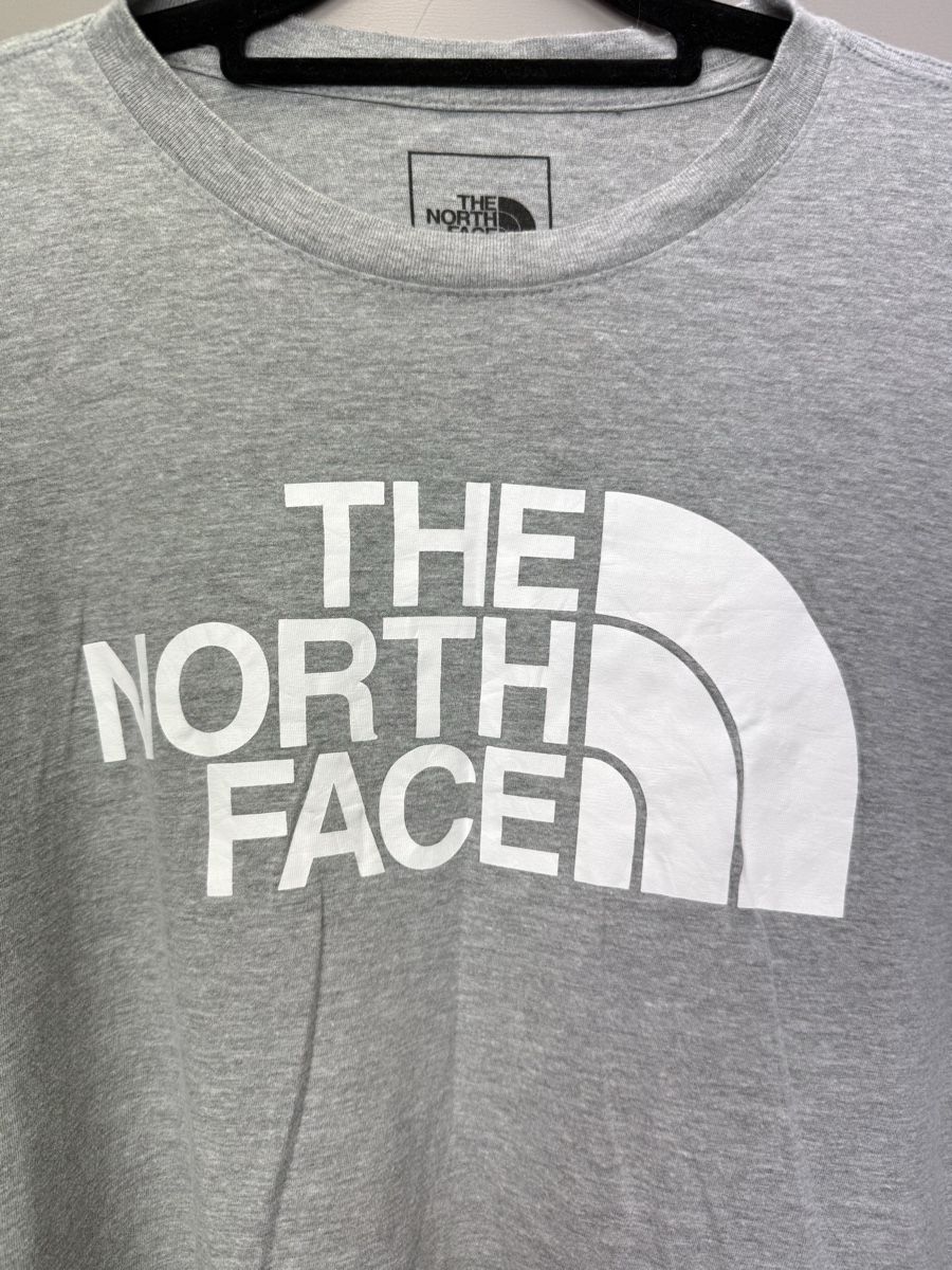 North Face T-Shirts: The North Face longsleeve – Gebraucht aus Lausanne von Unehistoiredesapes 2