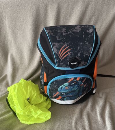 Schulrucksack  FUNKI Dinosaurier Motiv inkl. Regenhülle