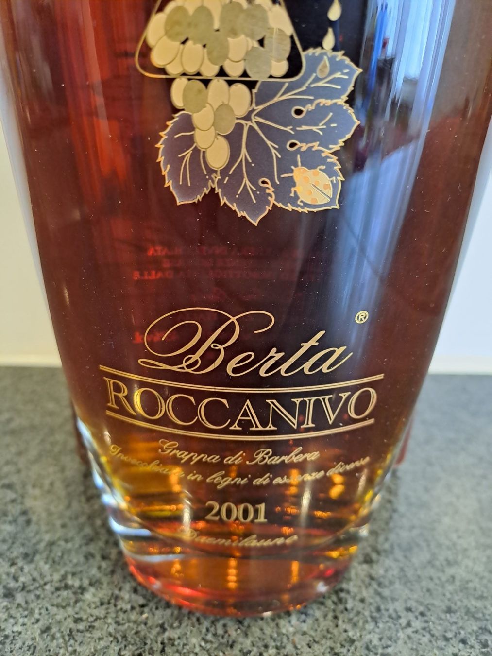 Berta Bevande alcoliche: Berta Grappa Roccanivo 2001 mit OHK – Nuovo e nell'imballaggio originale da Elsau venduto da Kellerraeumung 4