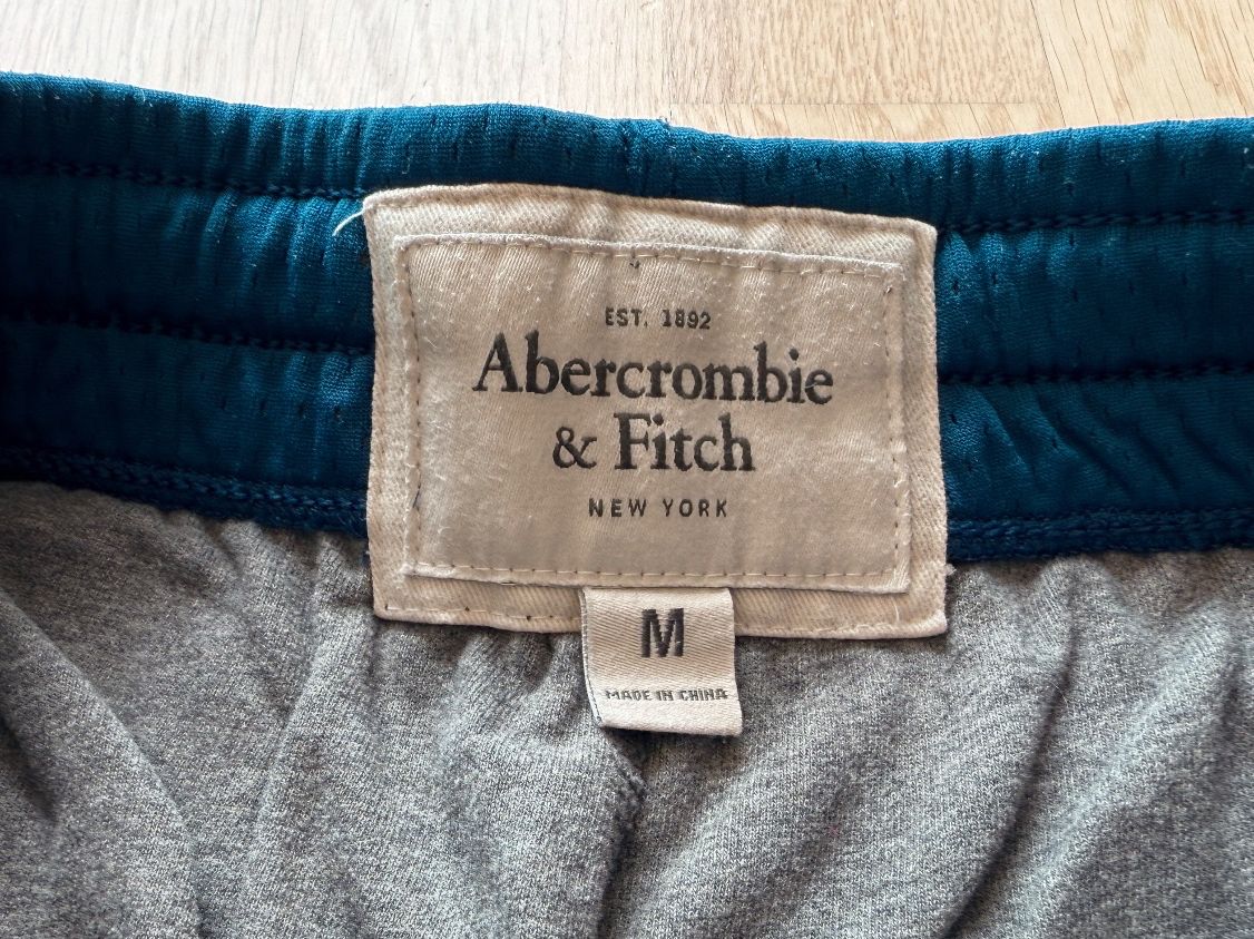 Abercrombie Pantaloni: Shorts Abercrombie & Fitch - Grosse M – Usato da Baden venduto da polveres 2