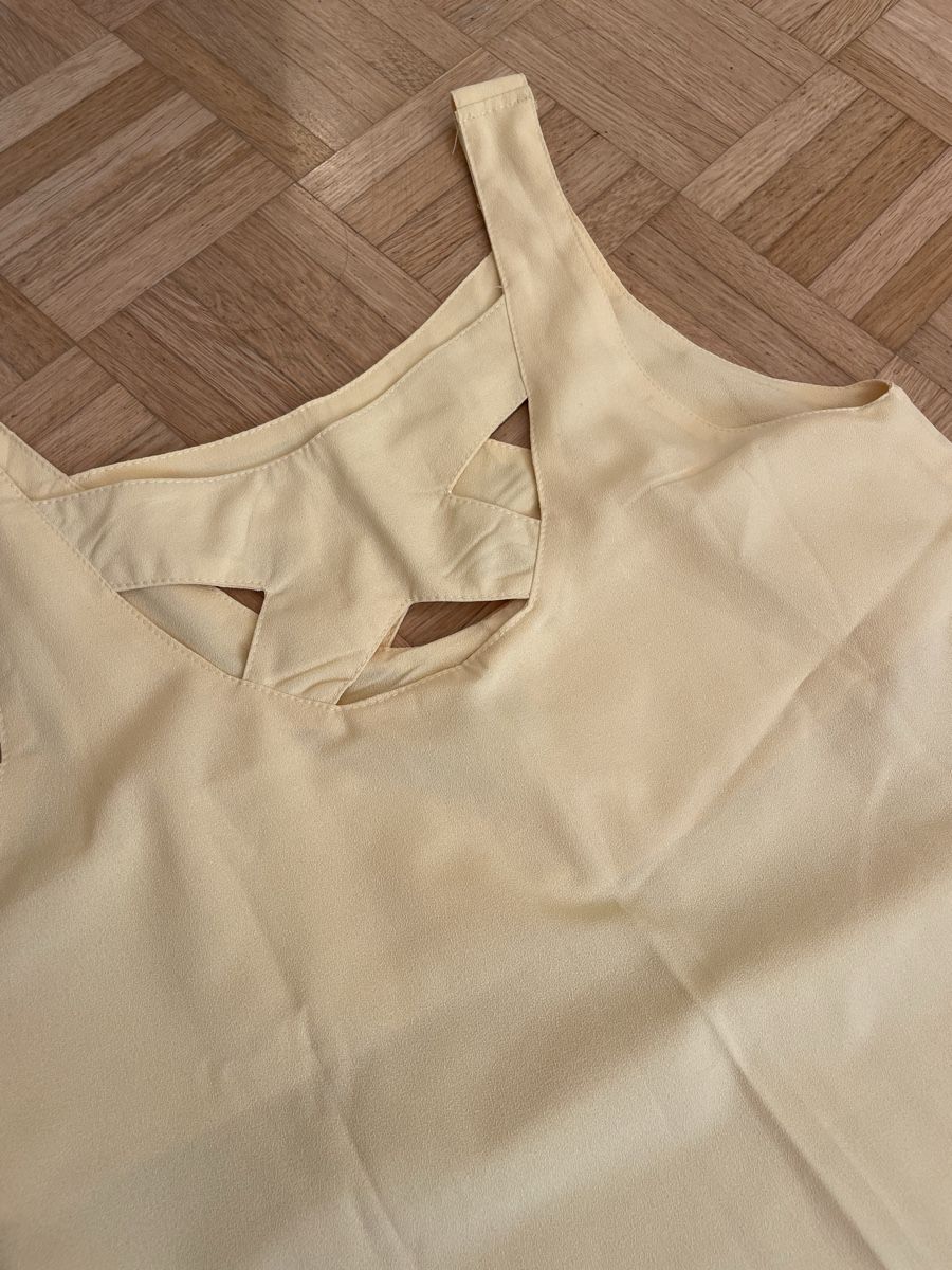 Kleider: Sommer Kleid mit speziellem Ausschnitt, hell gelb – Neu (gemäss Beschreibung) aus Zürich von Carlajimena 5