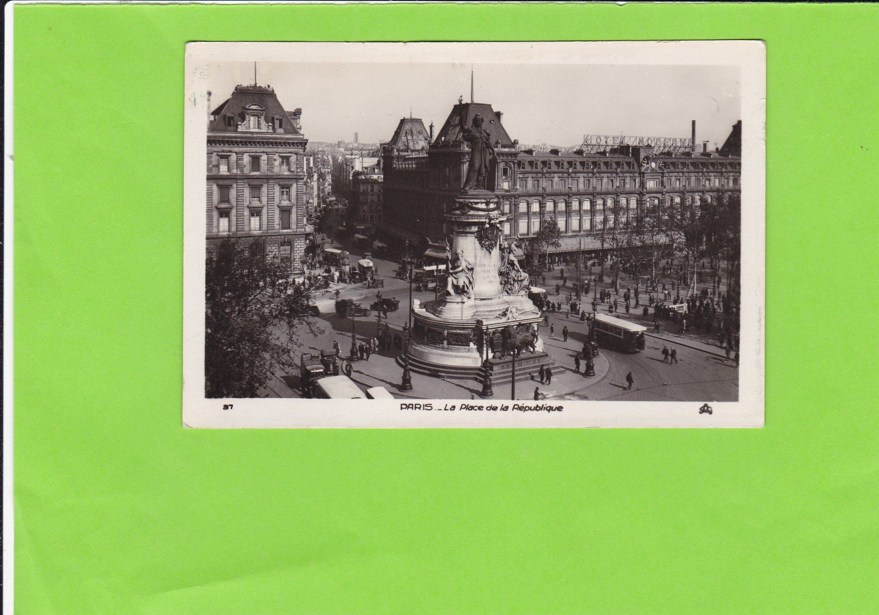 Cartes postales: Paris-La Place de la République – D'occasion à St. Peterzell par neckertal