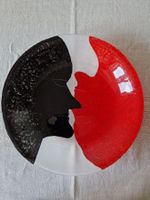Schale Gesichter schwarz rot weiss Signiert ,I .Retegan