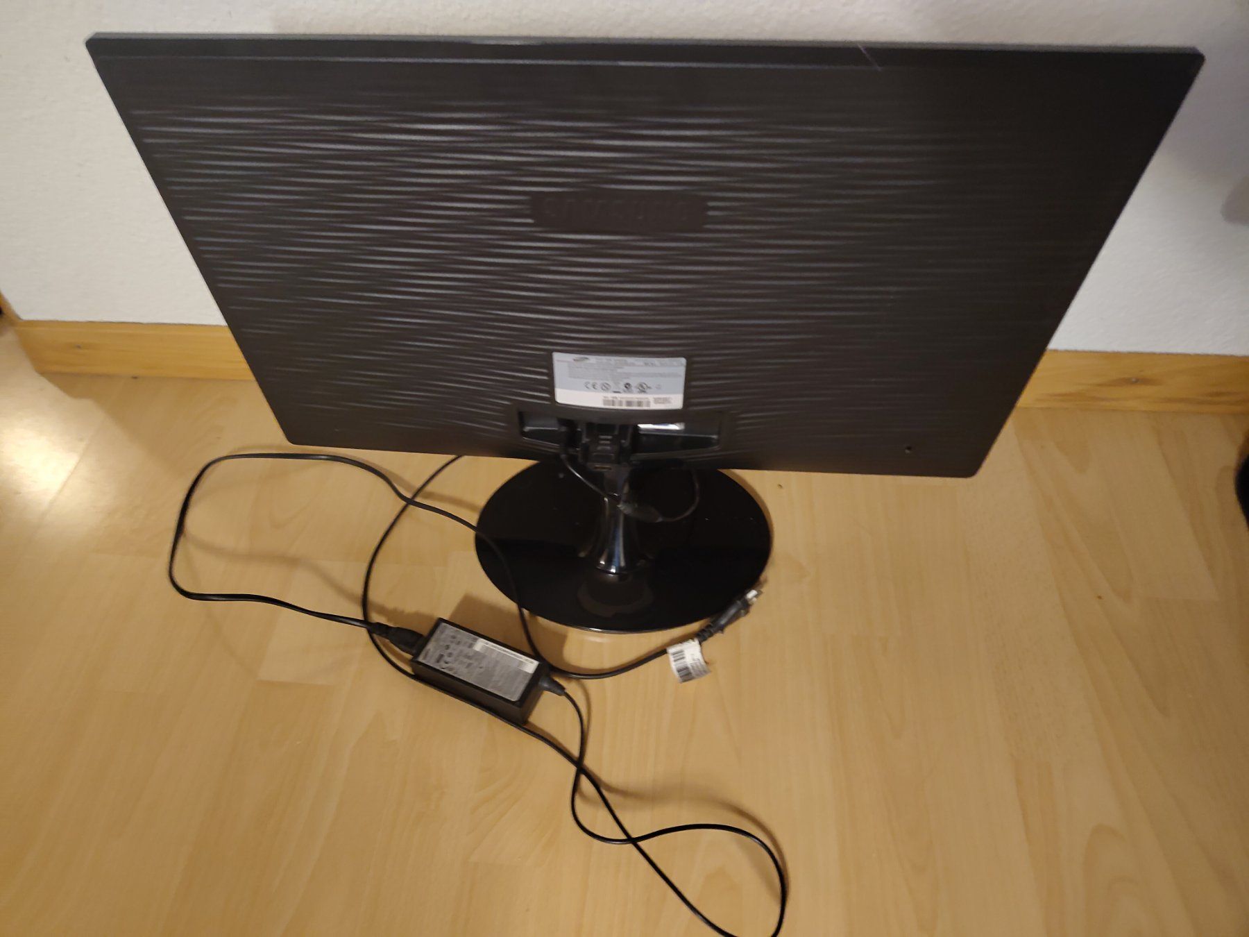 Monitor: Bildschirm Samsung 23.6 Zoll – Usato da Uffikon venduto da luk_77ht 2