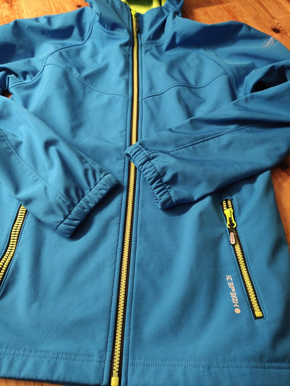 Icepeak Jacken & Mäntel: Softshell Jacke Icepeak Gr.164 – Gebraucht aus Mümliswil von Andreablaukatze