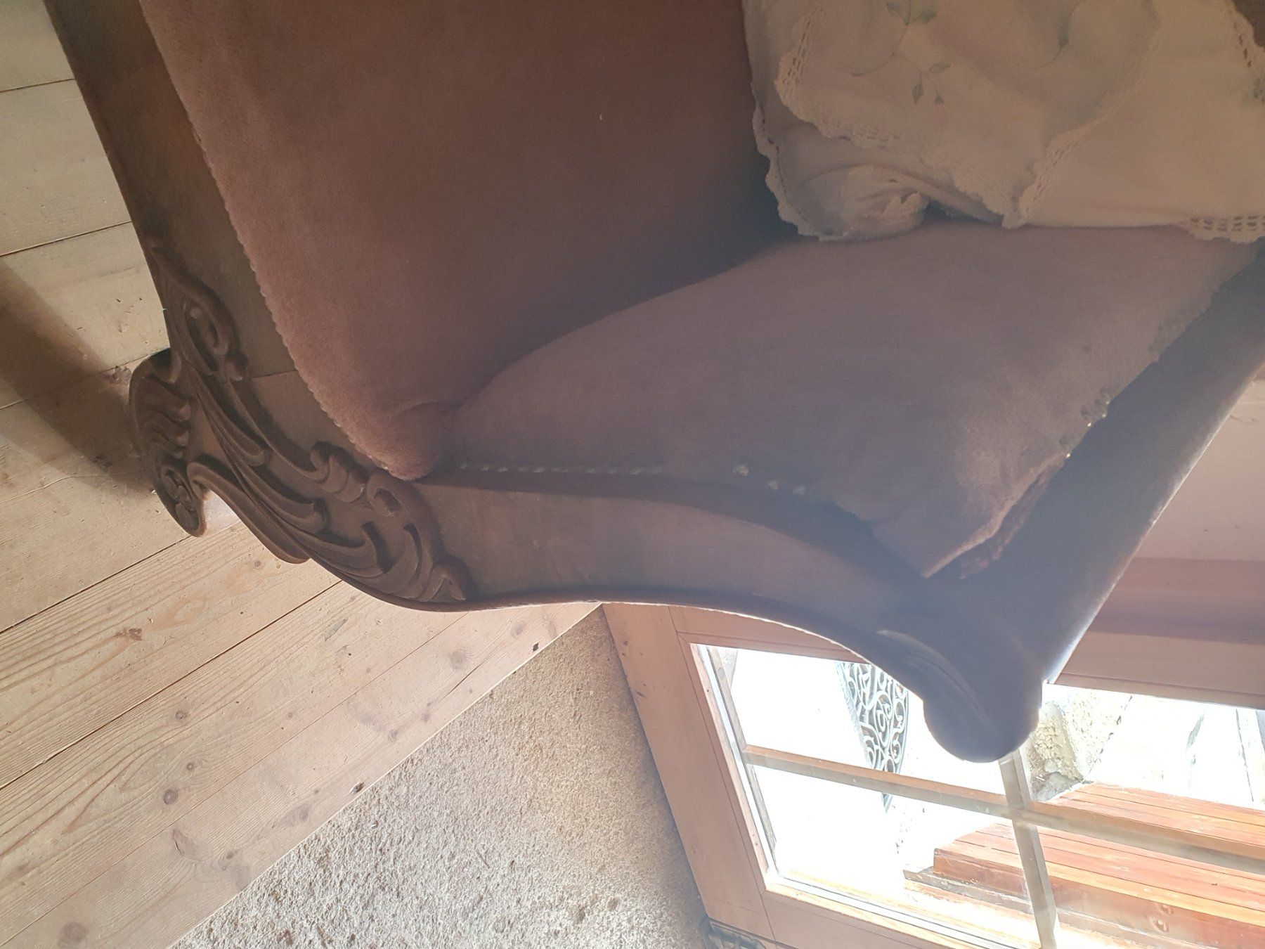 Sofas: Altes Sofa – Gebraucht aus Grandval von JeroenK 3