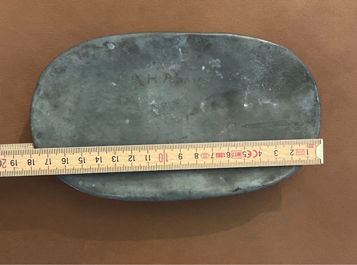 Dosen: Vintage Oval Metal Tin Box With Lid – Gebraucht aus Gandria von mar_5yvs 1