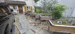 Hochbeet aus Holz mit Rollen und Griffen