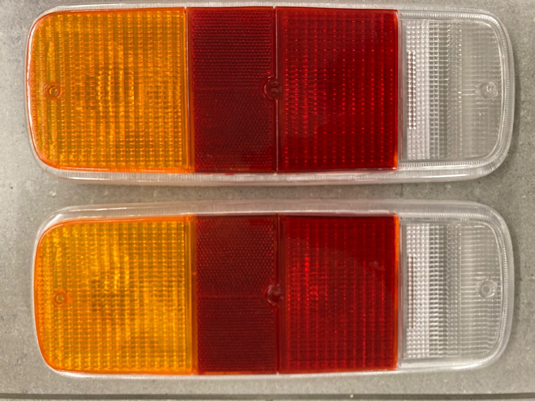 VW Tutti pezzi di ricambio auto: VW Puma Rücklichter, Schlussleuchten-Abdeckung – Nuovo (secondo la descrizione) da Zufikon venduto da AlfaRomeo6C 3