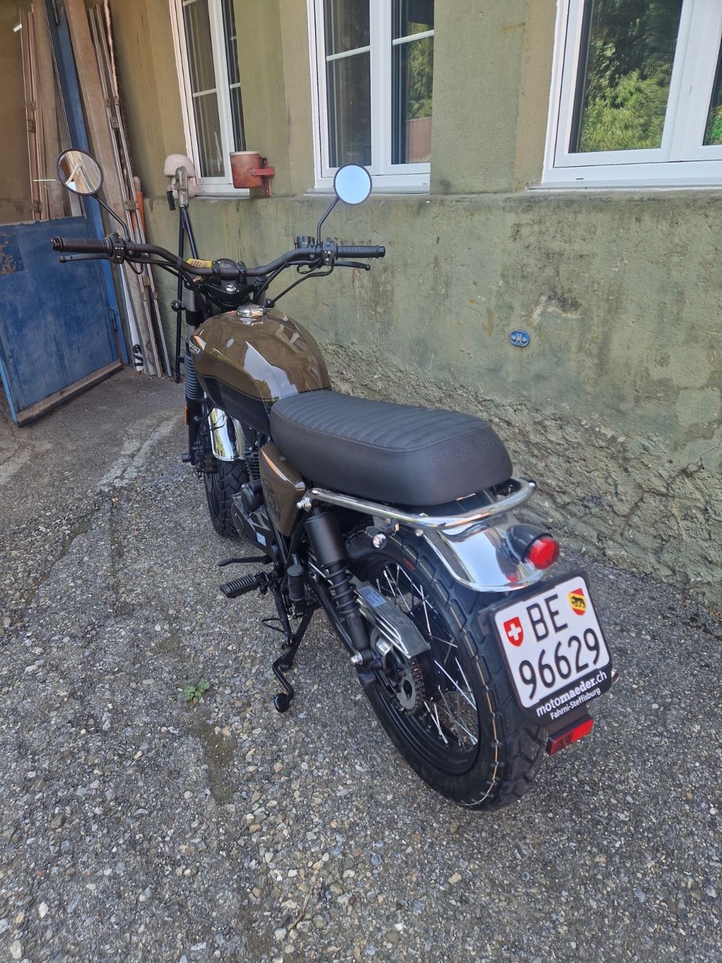 Brixton Motorcycles Strada: Brixton Cromwell 125i E5 ABS Braun Schwarz Model Charly B. – Usato da Matten b. Interl venduto da Marionwenger 1