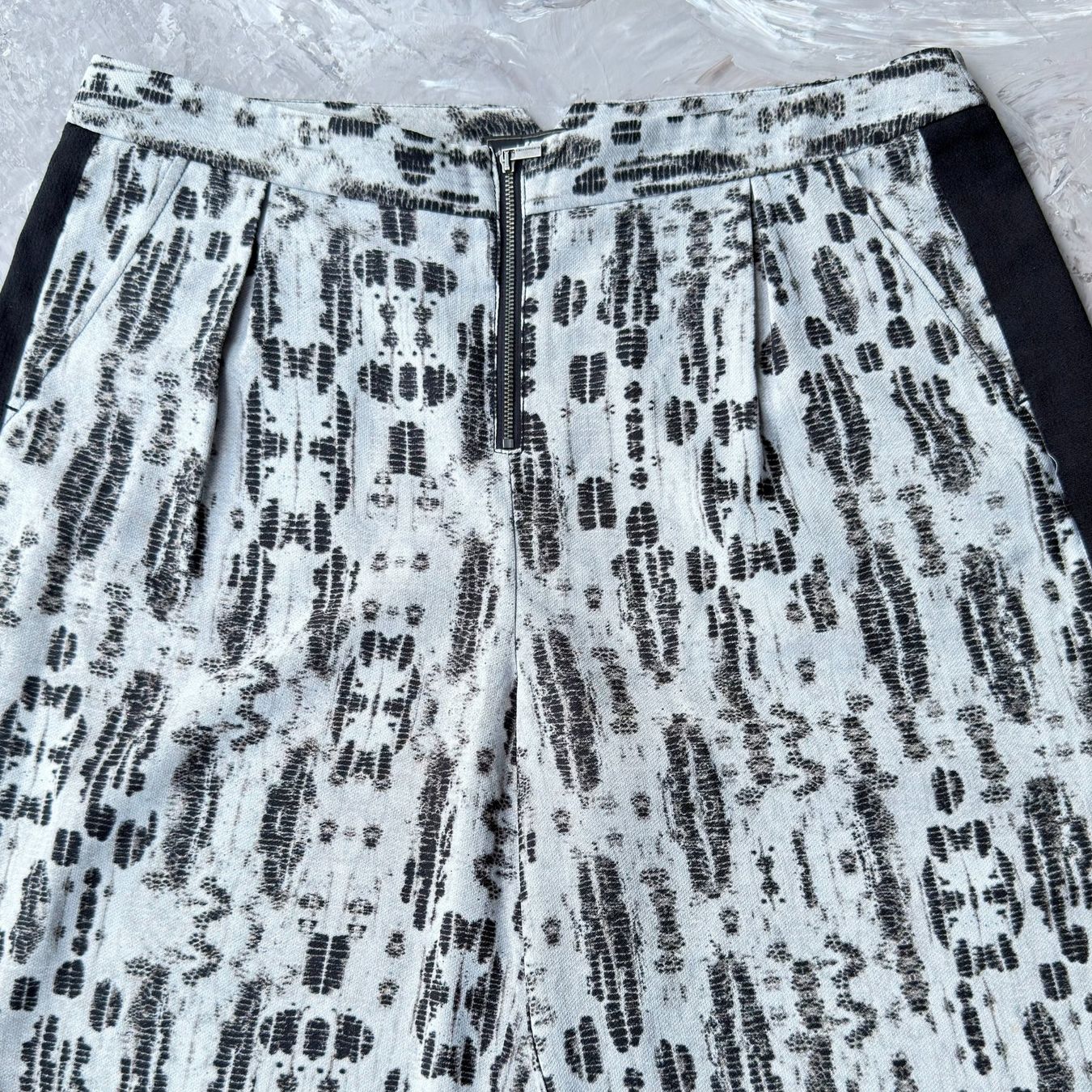Pantaloni: Pantalon large "Racha" BCBGMAXAZRIA — Taille L – Usato da Thônex venduto da Suisse.Shopping 5