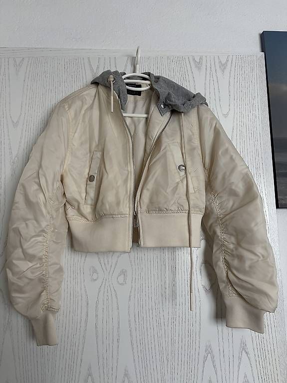 Jacken: Bomberjacke xs – Gebraucht aus Fislisbach von secondhandF