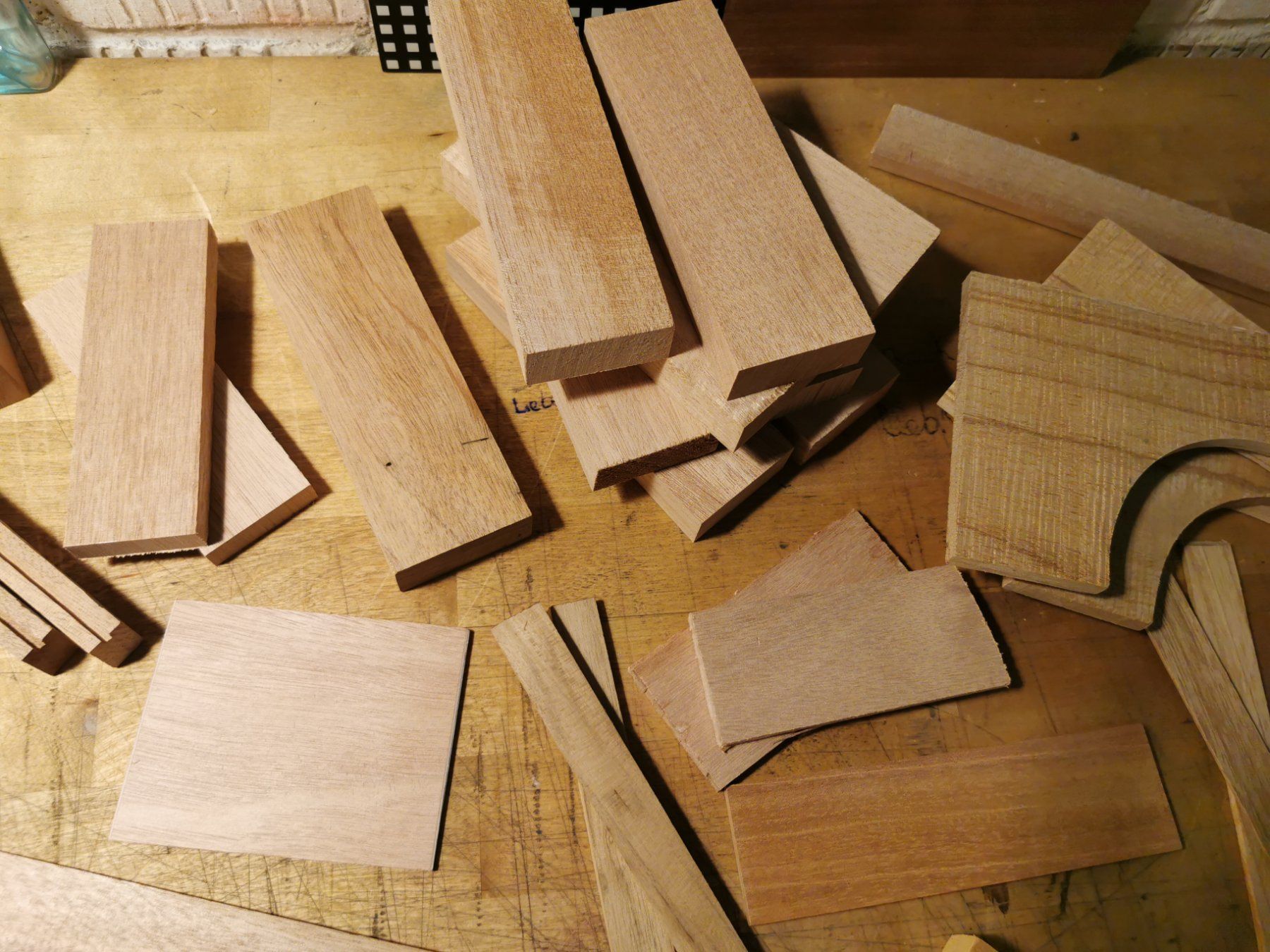 Articles en bois: Zedern Holz Klötze / Holzreste – D'occasion à Wetzikon ZH par Tothart 4