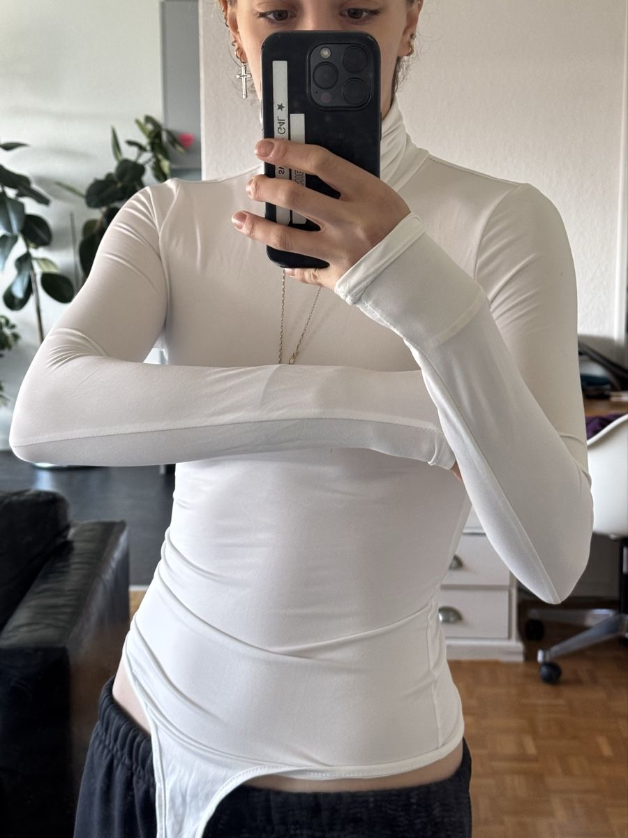 Tops: Elegant White Turtleneck Bodysuit - Body – Neu (gemäss Beschreibung) aus Zürich von forestF4iry