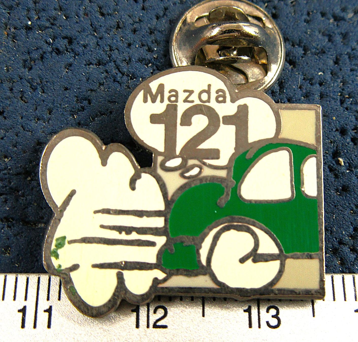 Plaketten & Abzeichen: MAZDA 121 AUTO PIN ENAMEL – Gebraucht aus Ettingen von Hausi4711