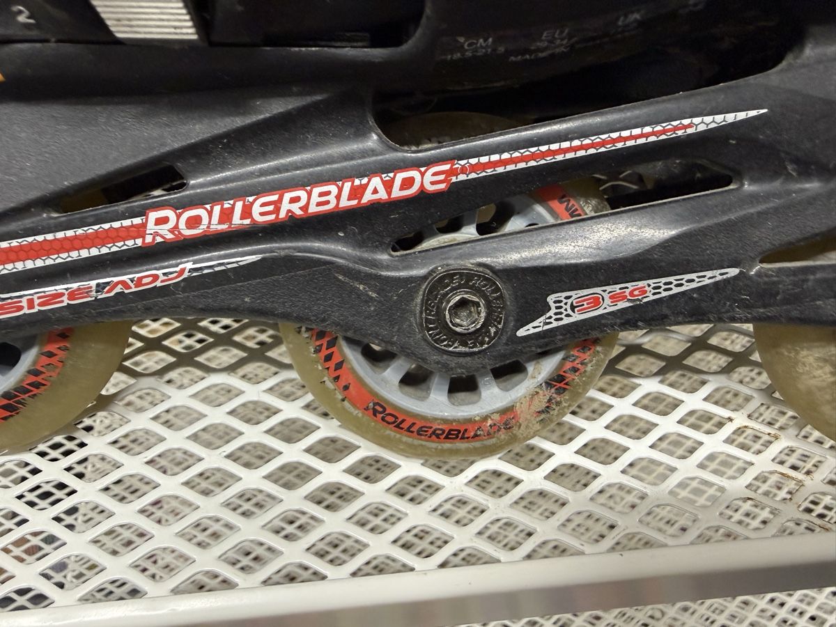 Pattini in linea & Pattini a rotelle: Rollerblades für Kinder Gr. 29-34 – Usato da Utzenstorf venduto da Nik7575 2