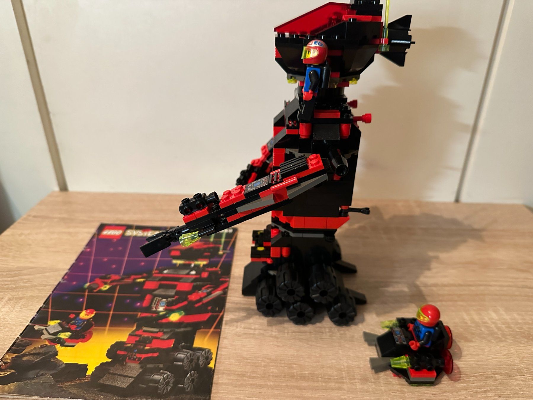 Lego Kit di costruzioni: LEGO Space 6949 Robo-Guardian, Space – Usato da Basel venduto da Don-Angel 1
