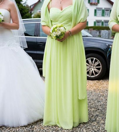 Eleganter Trauzeuginnen-Traum: Limettengrünes Chiffon-Kleid