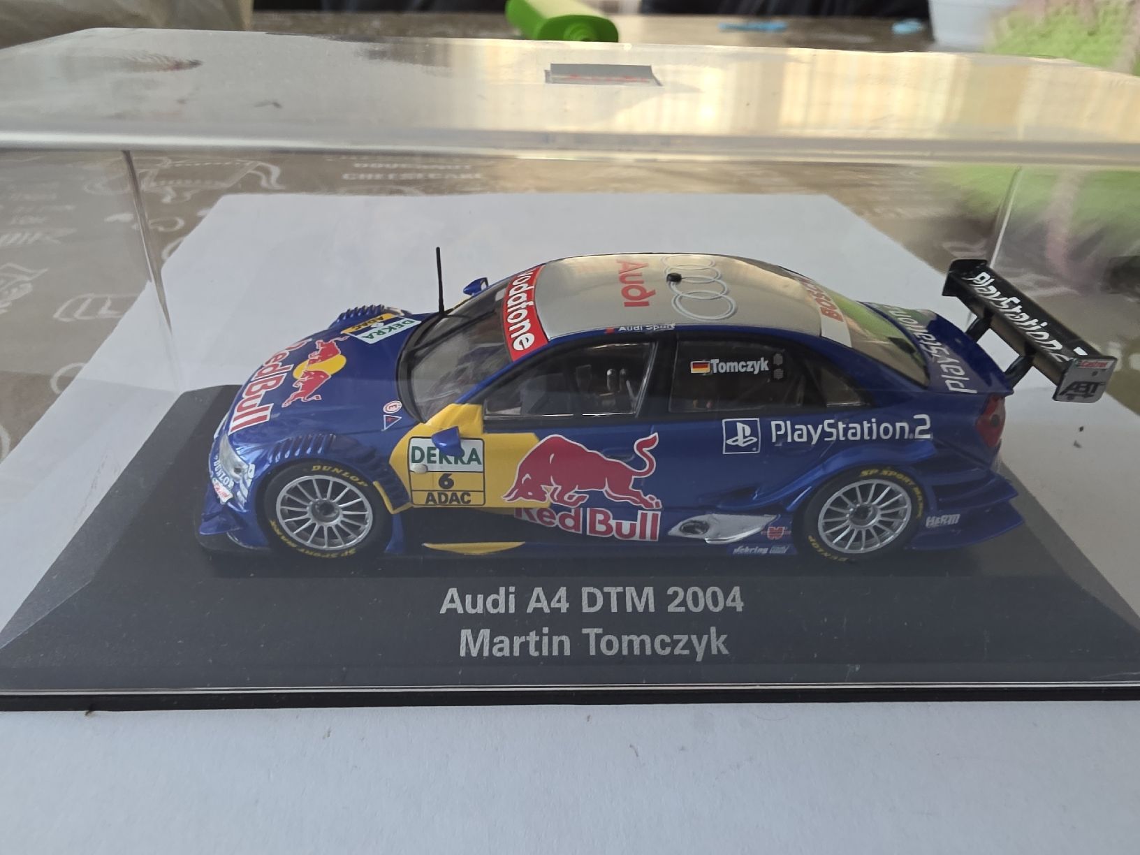 Audi Modellini d'auto: Audi A4 DTM 2004 – Nuovo e nell'imballaggio originale da Alpnach Dorf venduto da Claudio1488