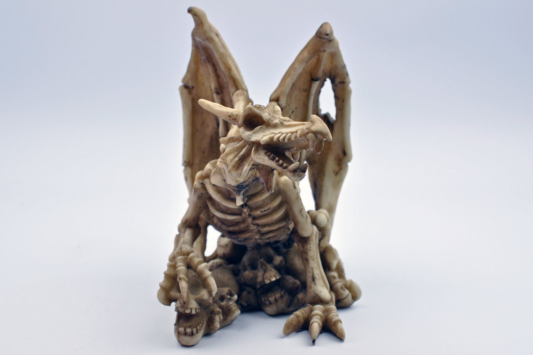 Statuette: Polyresin Figur Drachenskelett Dekor – Nuovo e nell'imballaggio originale da Wittenbach venduto da rbstore 1