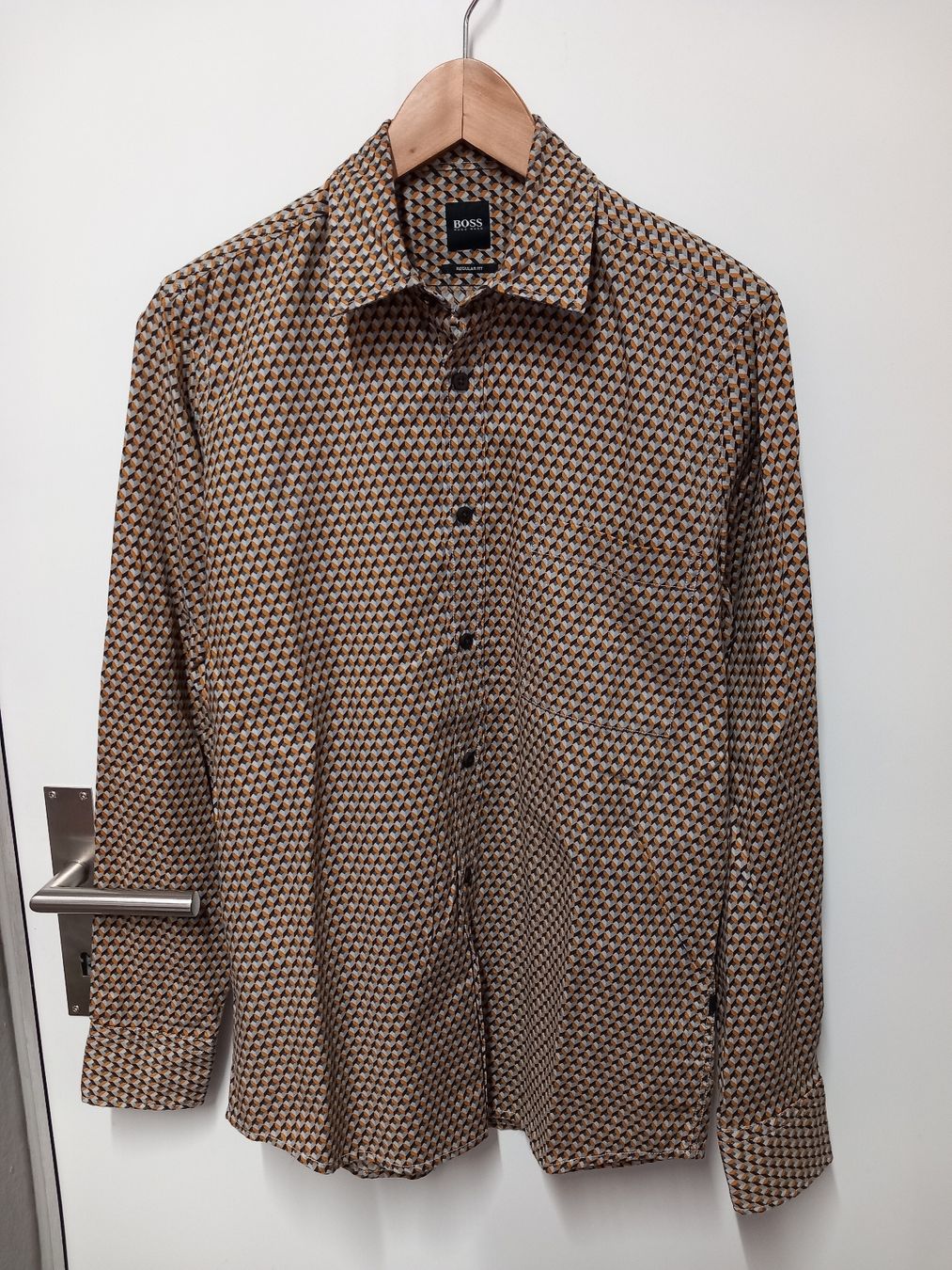 Hugo Boss Hemden: HUGO BOSS Herrenhemd Gr.S, Retro Muster – Gebraucht aus Gwatt (Thun) von umwelt-brocki